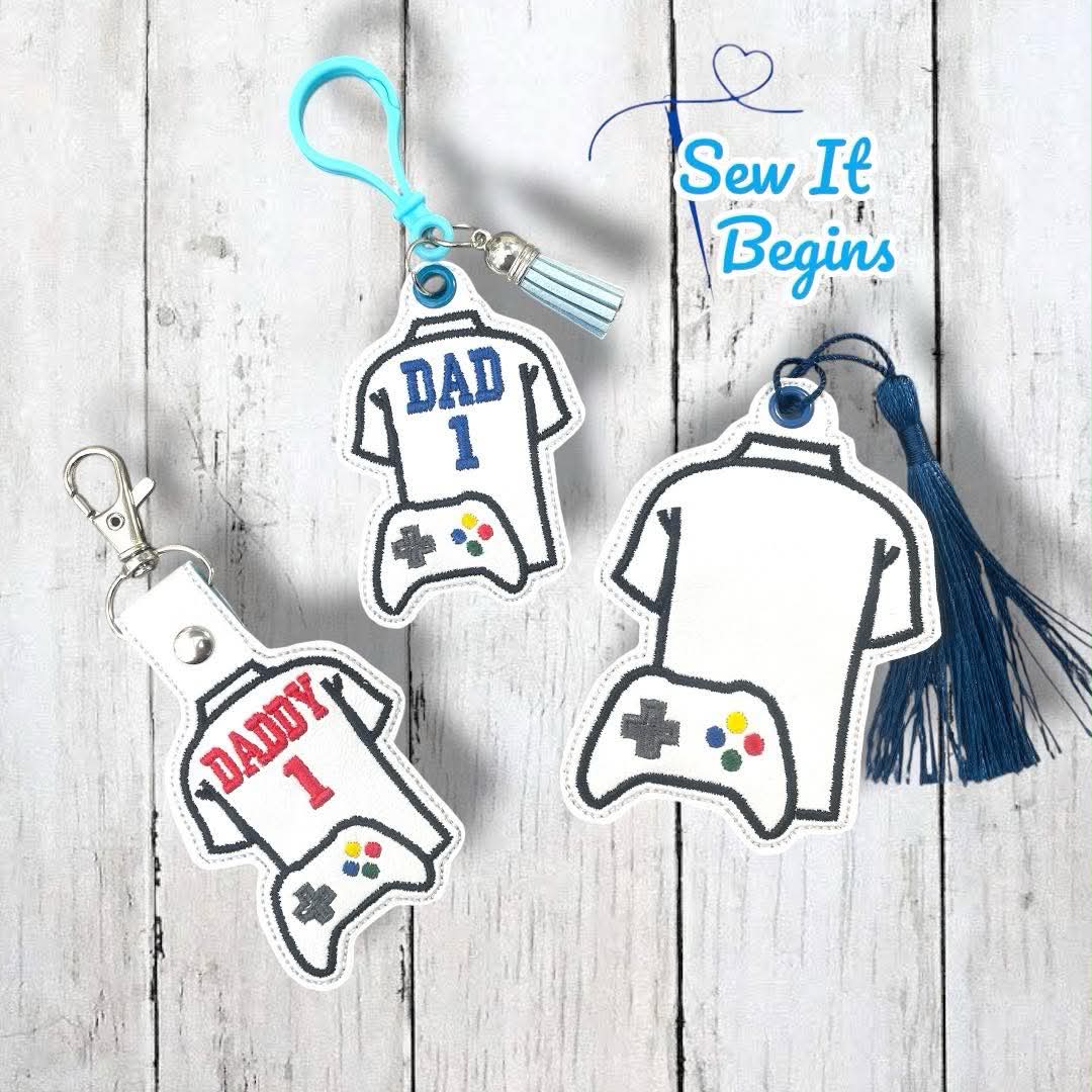 アクセサリー dad Dad Gamer Shirt Bag Tag, SnapTab and Eyelet Keyring Designs