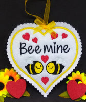 Bee Mine ITH Heart Hanging Decoration 4x4